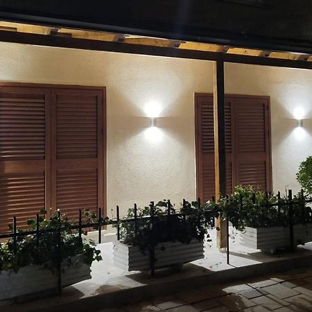 Pietro Guesthouse 3 티라나 외부 사진