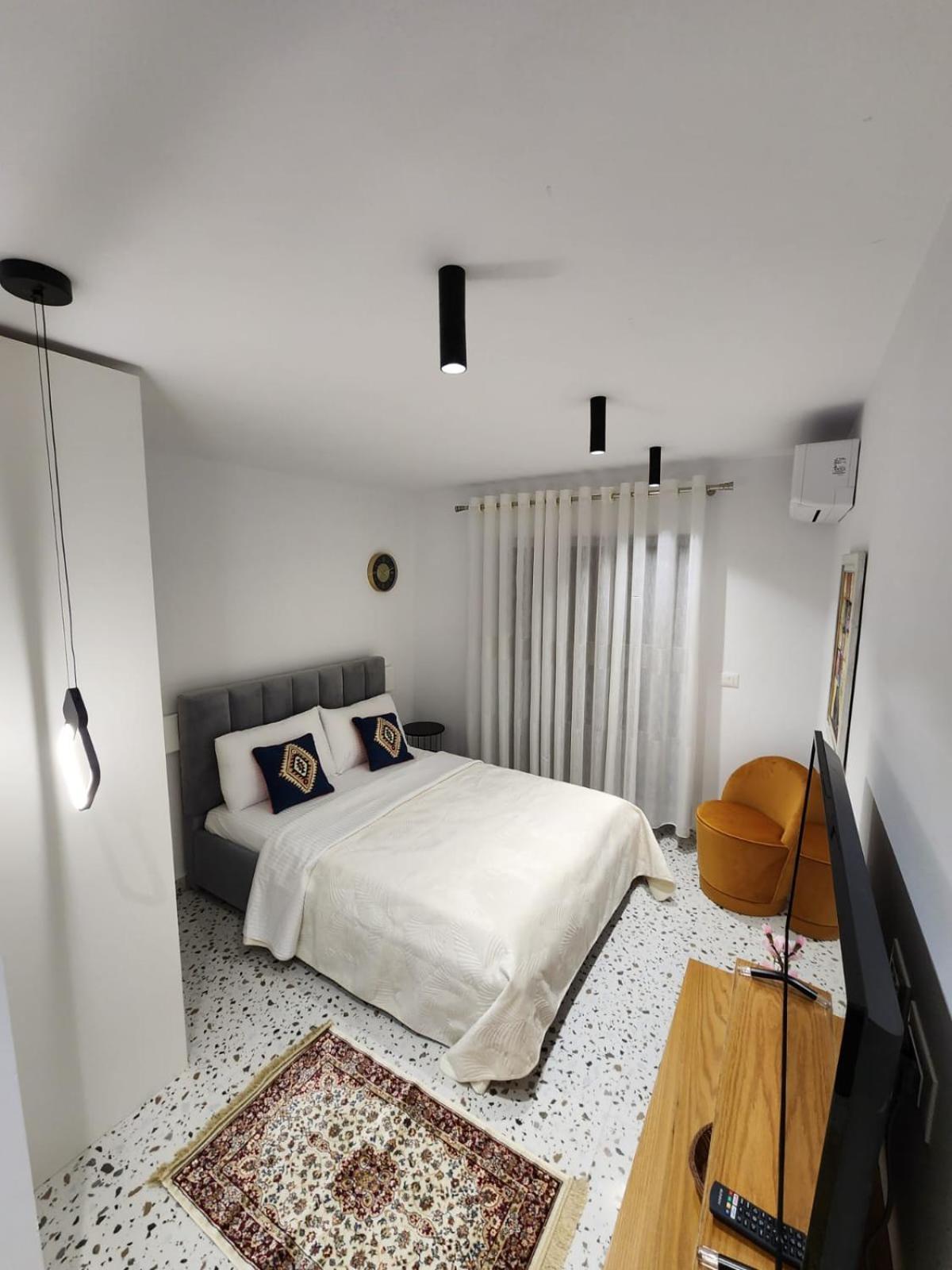 Pietro Guesthouse 3 티라나 외부 사진