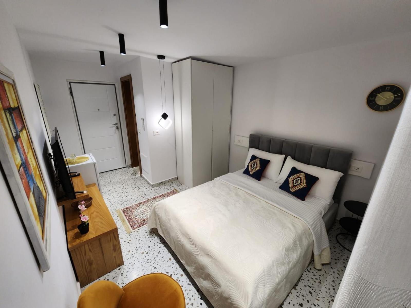 Pietro Guesthouse 3 티라나 외부 사진
